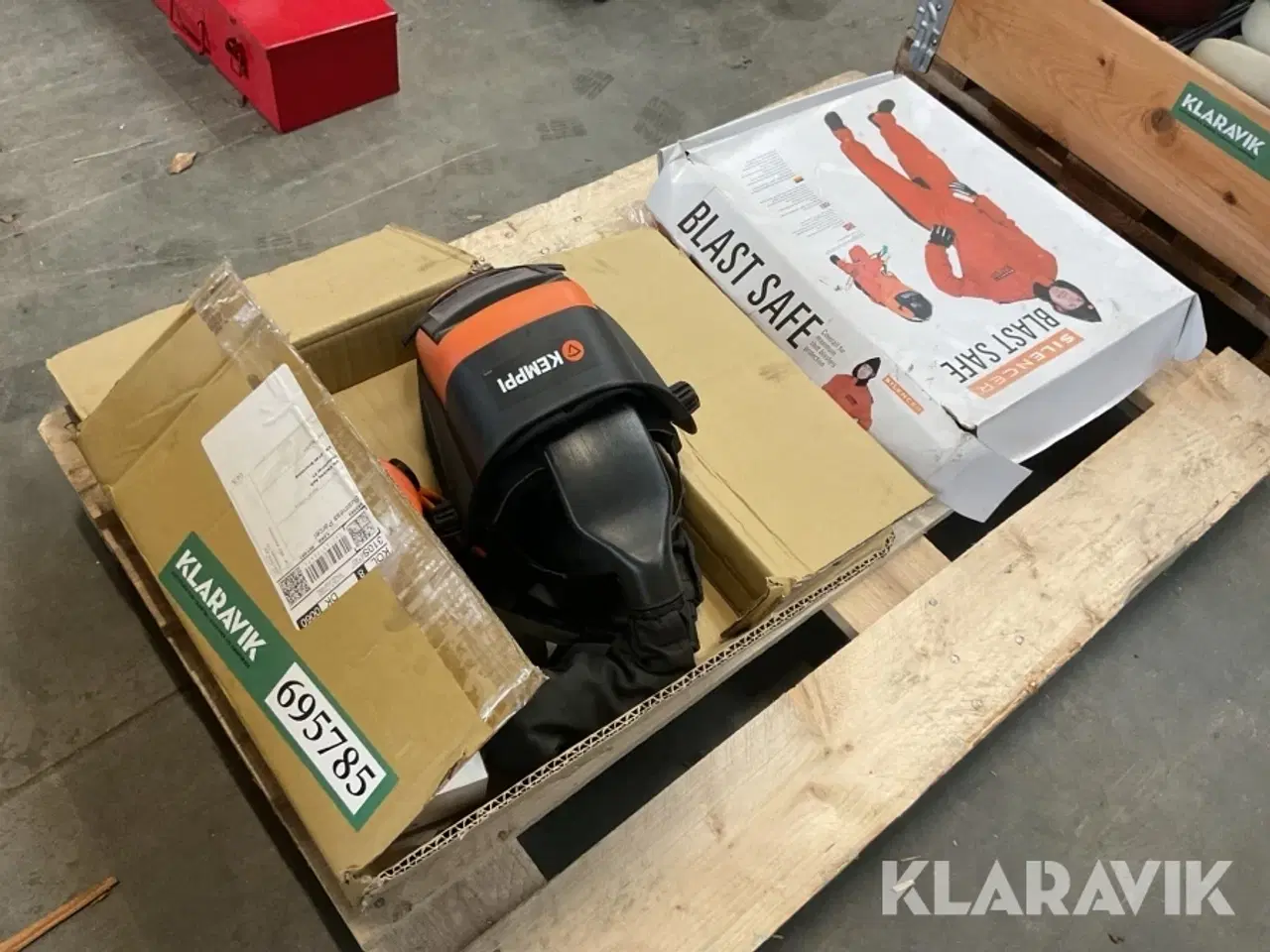 Billede 1 - Sikkerhedsdragt og maske Silencer