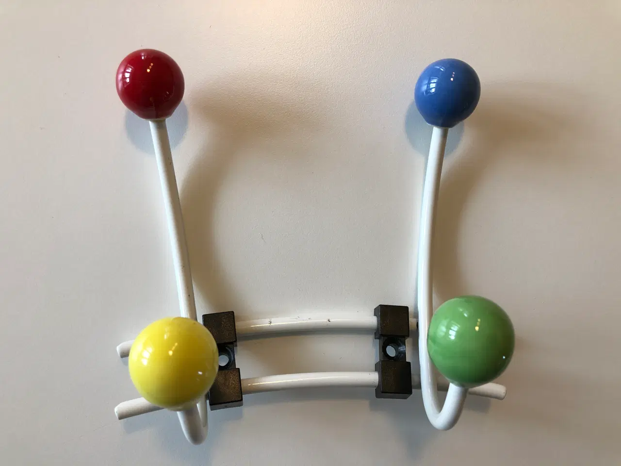 Billede 2 - Knagerække i flotte farver