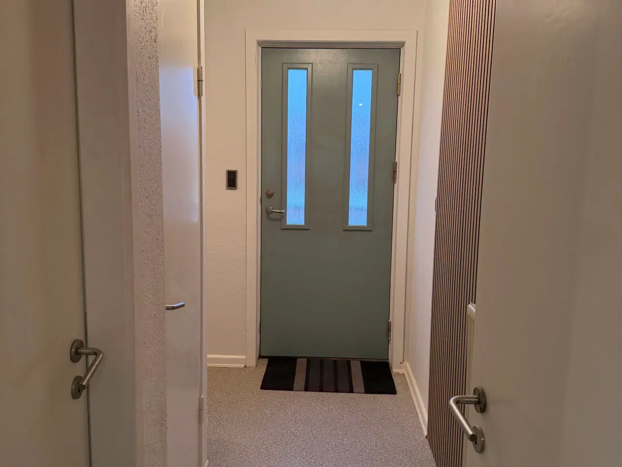 Billede 9 - Hus med stort værksted og garager.