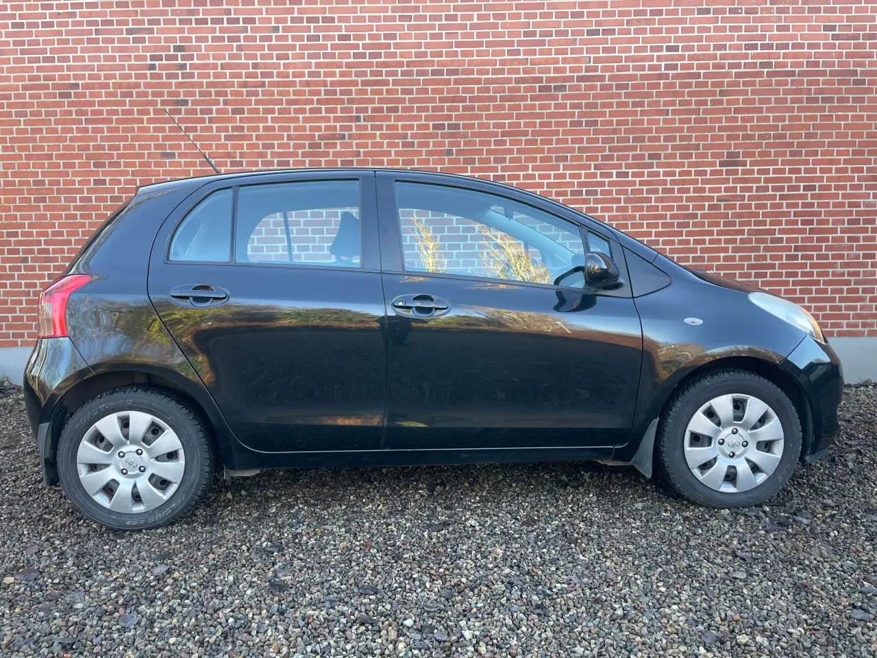 Billede 3 - Toyota Yaris 1.3 Luna 5 dørs