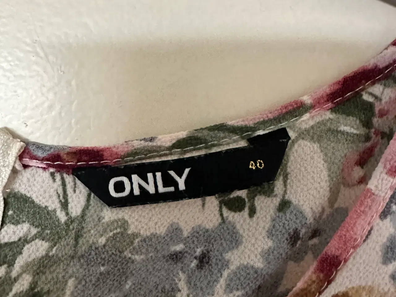 Billede 3 - Kortærmet bluse