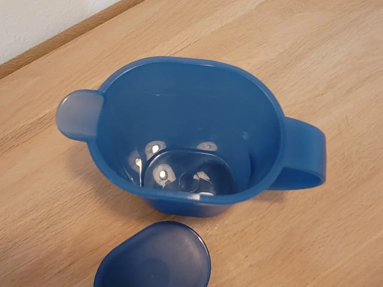 Billede 2 - Tupperware lille  saftevands kande 