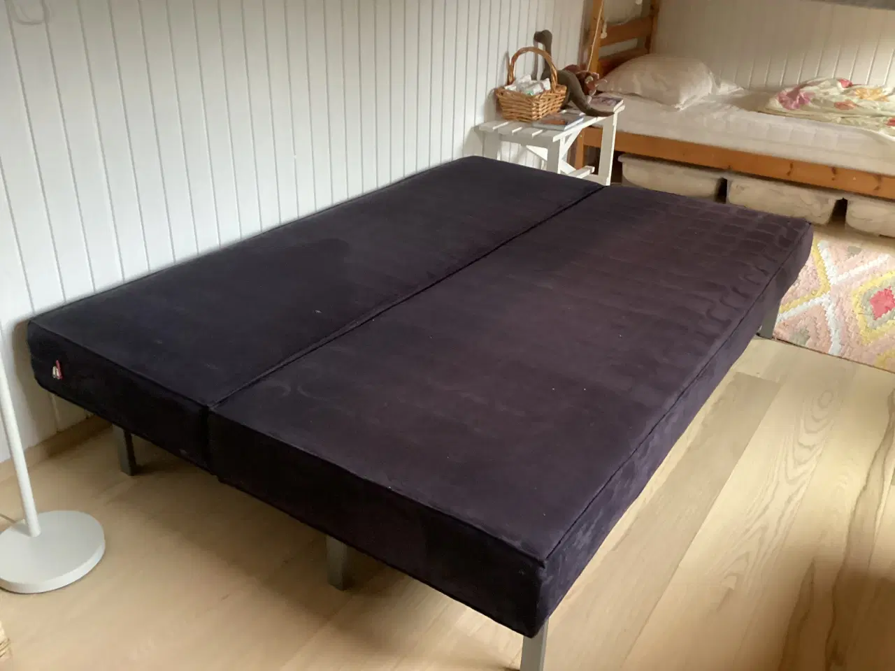 Billede 5 - Sort sovesofa 140x200 udslået