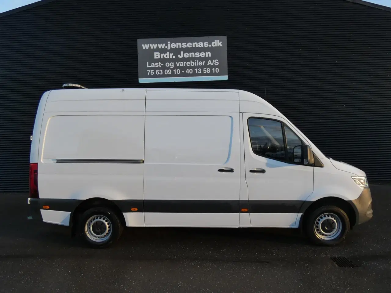 Billede 2 - Mercedes-Benz Sprinter 317 2,0 CDI A2 H2 RWD 9G-Tronic 170HK Van Aut.