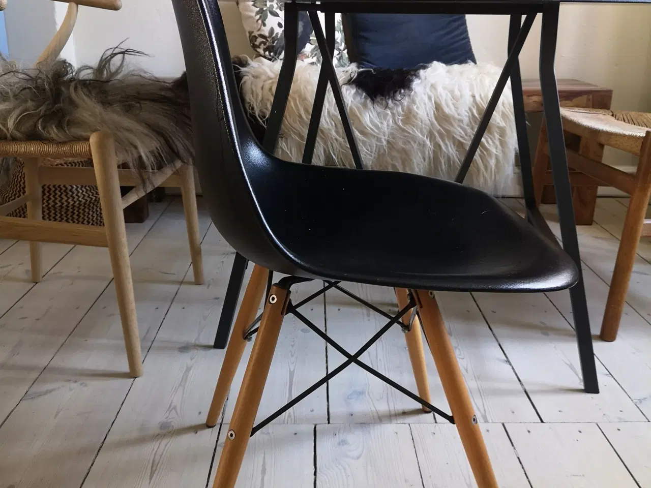 Billede 3 - Eames lignende stole med lette brugsspor 