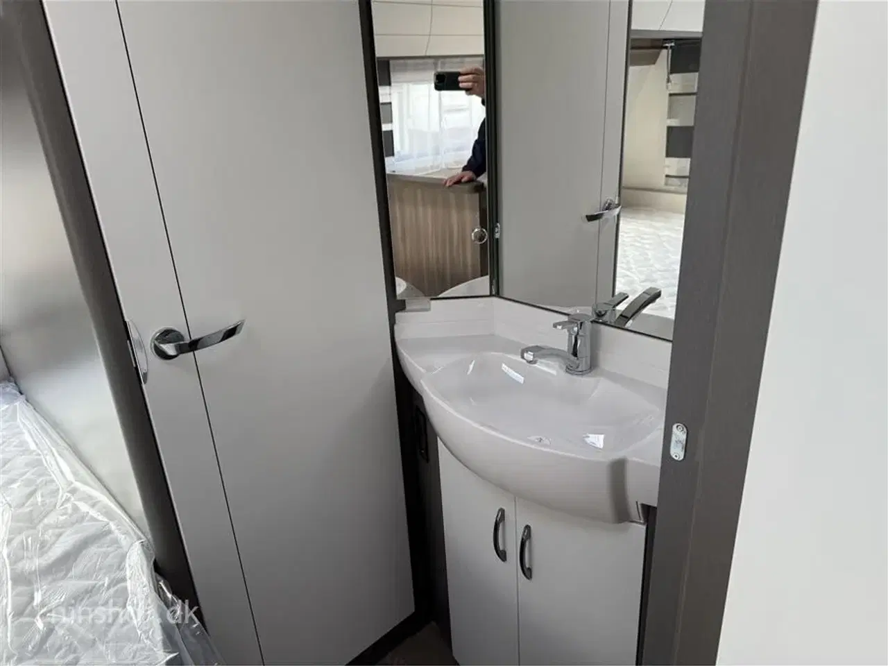 Billede 11 - 2024 - Hobby Excellent Edition 650 KMFe   Stor rummelig familievogn med 2 køjer fra Hinshøj Caravan