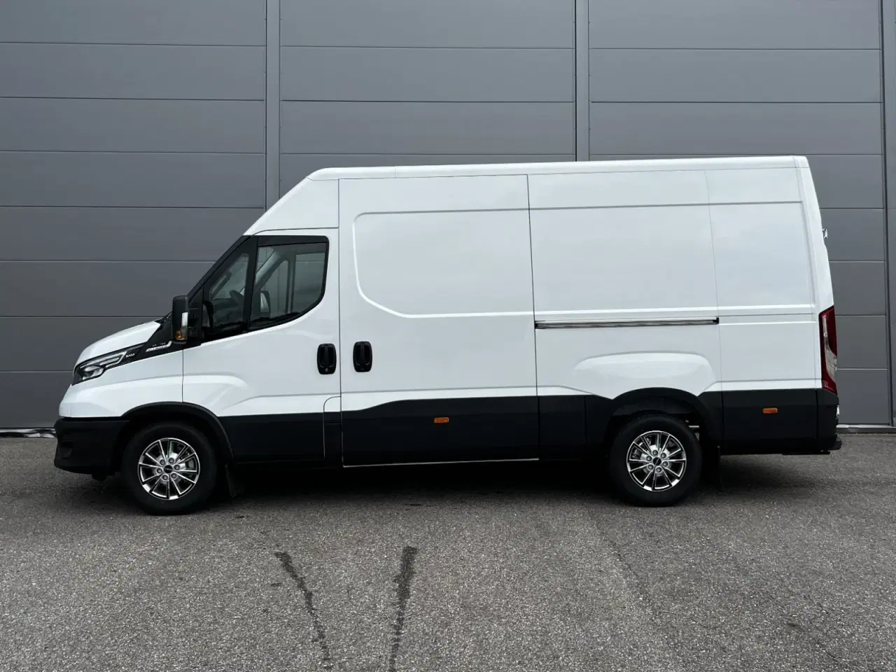 Billede 11 - Iveco Daily 3,0 35S18 12m³ Van AG8