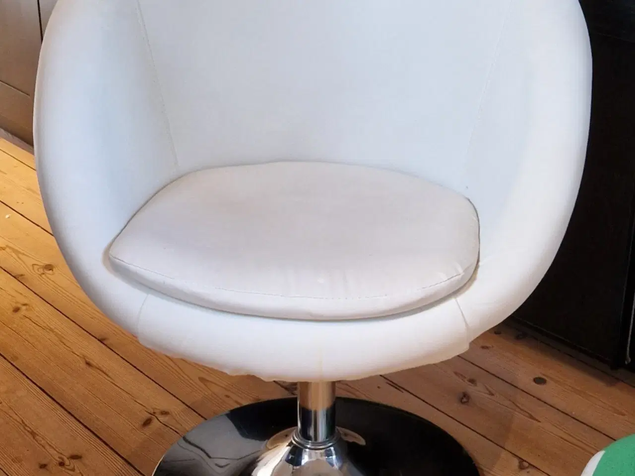 Billede 1 - Stol på drejefod, hvid