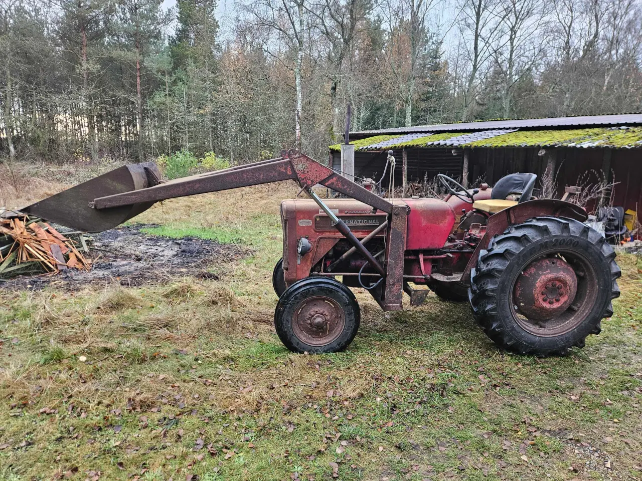 Billede 2 - IH B 414 traktor med frontlæsser