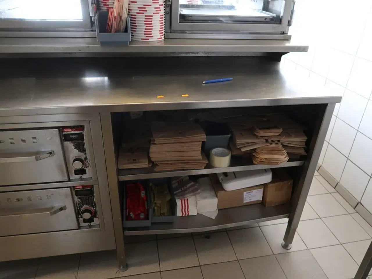 Billede 3 - Rustfri ståldisk med indhold med varmeskab HATCO