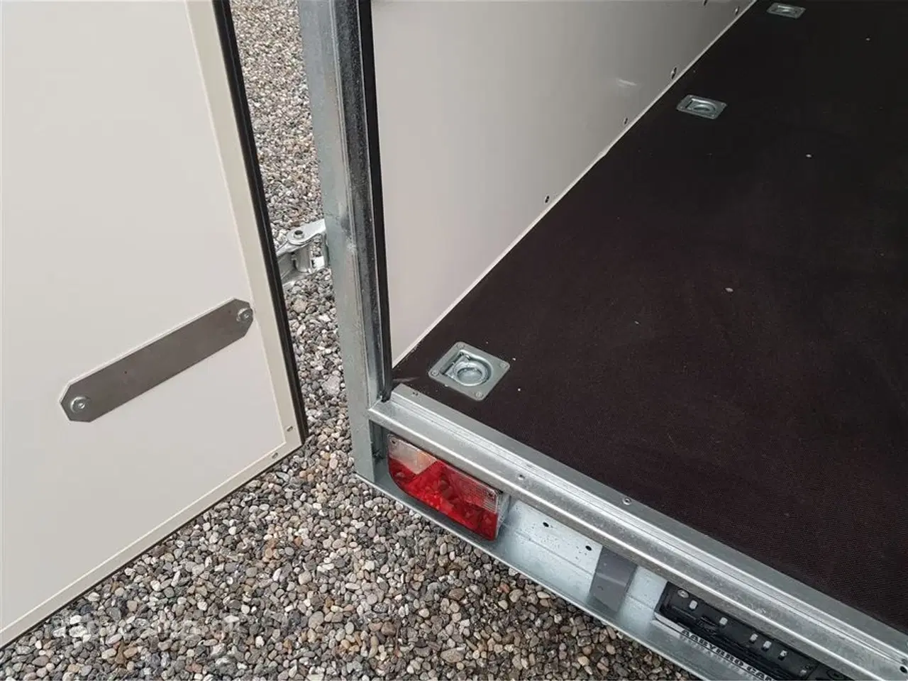 Billede 5 - 0 - Blyss Cargo F2036HTL med Døre   Sandwich Cargo trailer str. 353x151 cm med 2 døre Top kvalitet