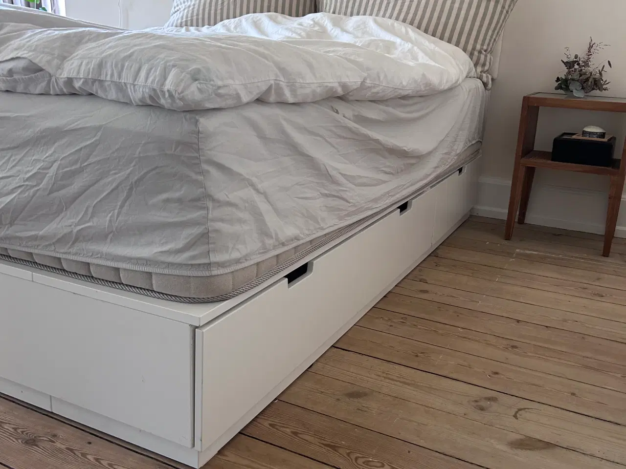 Billede 3 - Ikea sengestel 160x200 med opbevaring