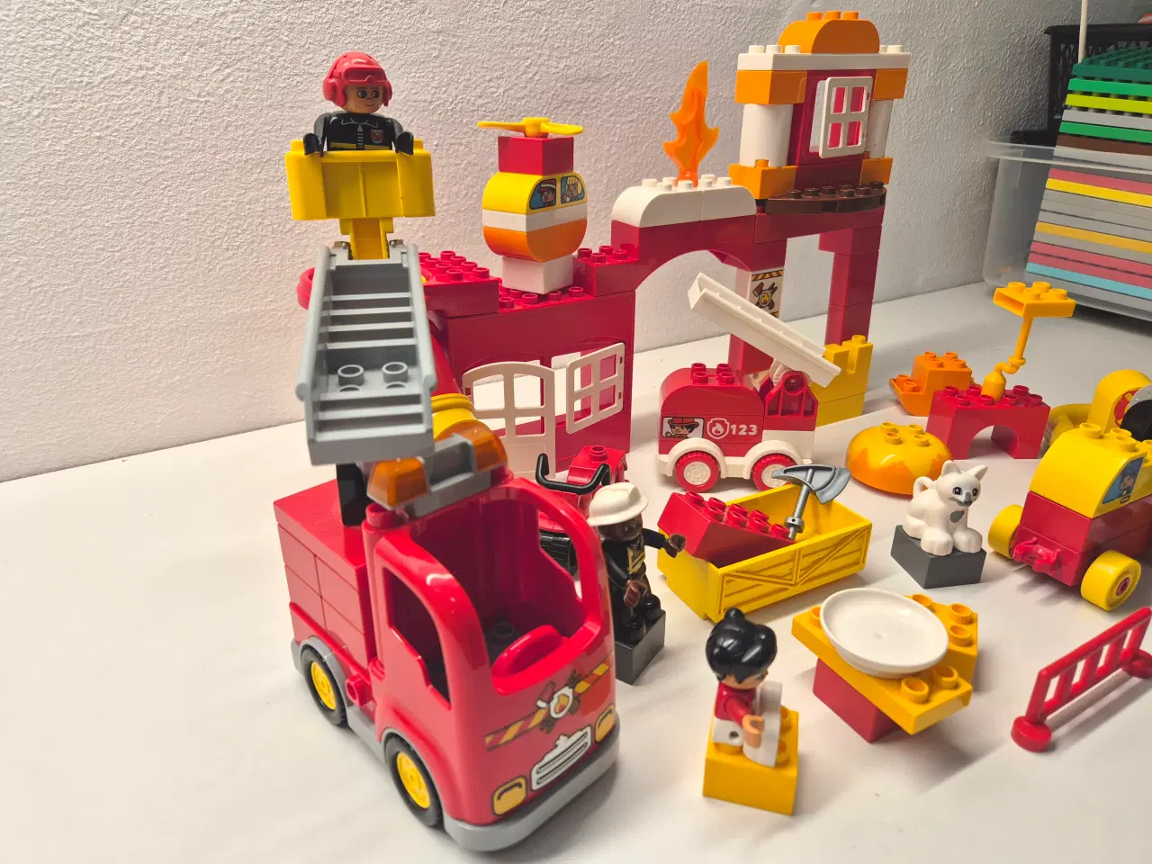 Billede 4 - Duplo Brandstation, Stigevogn, Motorcykel, Bygning