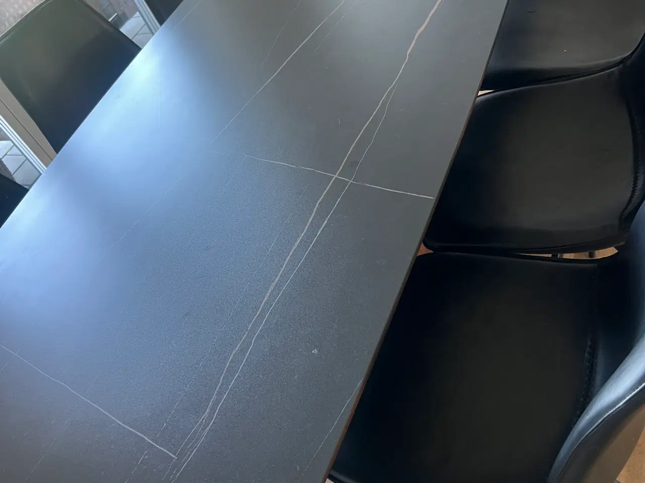 Billede 2 - Spisebord     