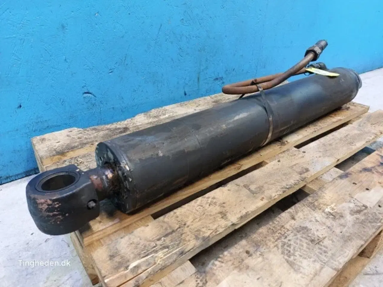 Billede 2 - New Holland LB110 Cylinder 85800830