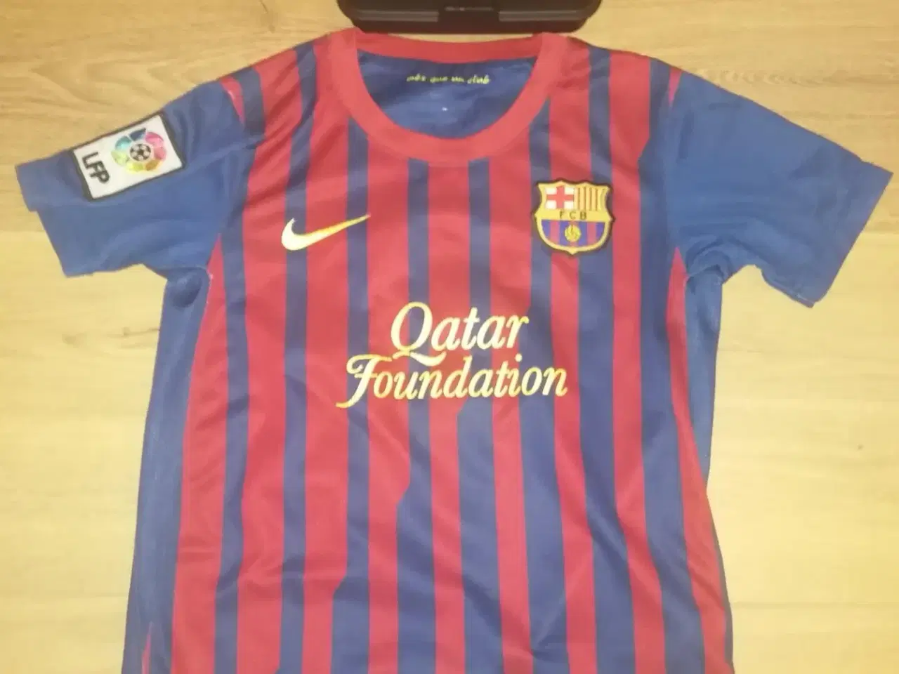 Billede 3 - FC BARCELONA MESSI STR 6-7 ÅR OG NY FCB MADKASSE