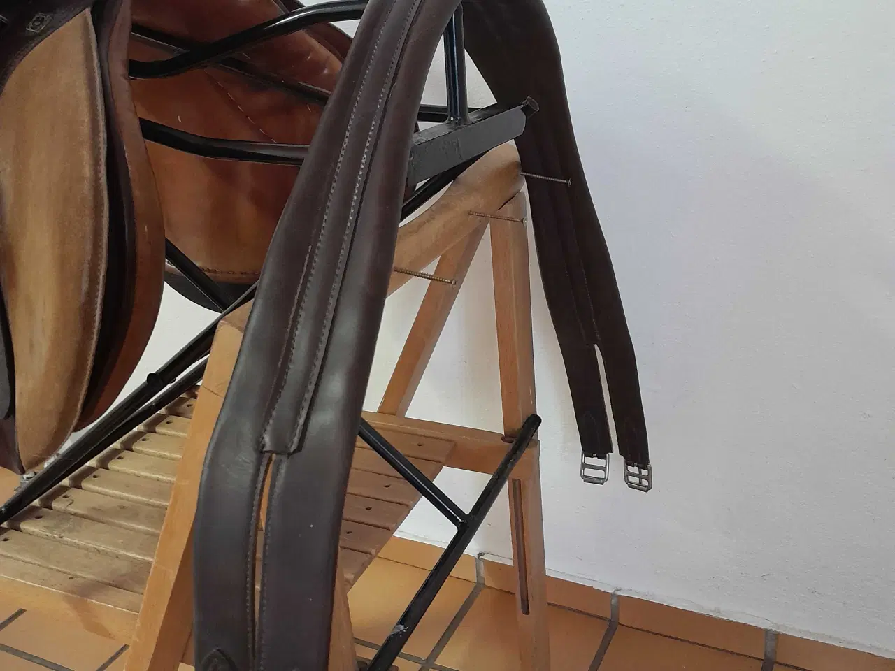 Billede 5 - Brugt velholdt sadel.