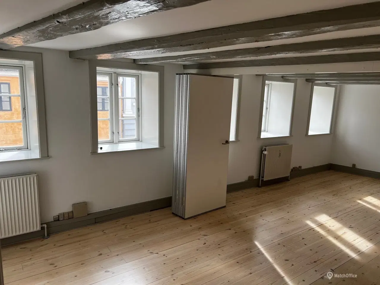 Billede 8 - Hyggeligt lyst kontor/klinik Vestergade 56