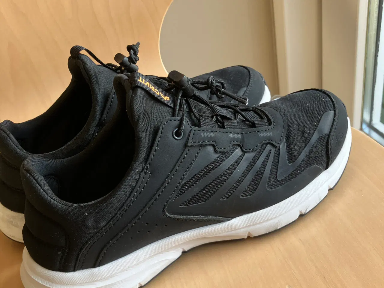 Billede 3 - Sorte Crivit letvægts sneakers str. 37