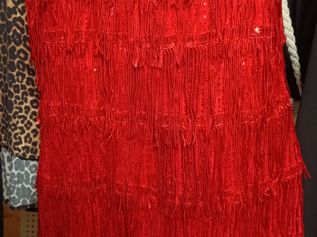 Billede 1 - Kjole i rød