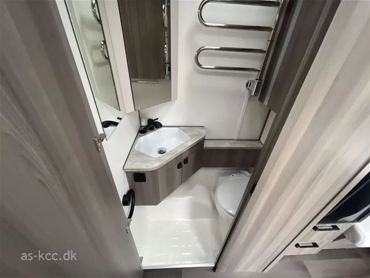 Billede 5 - 2024 - Kabe Estate 470 GLE Kabe Estate 470 GLE årg. 2024 . 4 sovepladser, 4 siddepladser, Mover, cykelholder,