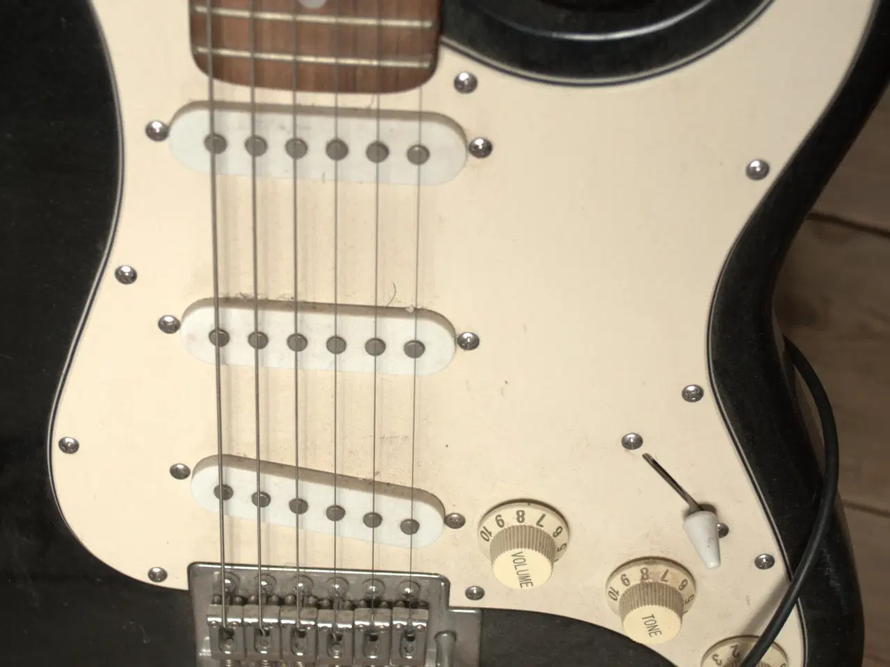 Billede 4 - bas guitar og alm. guitar