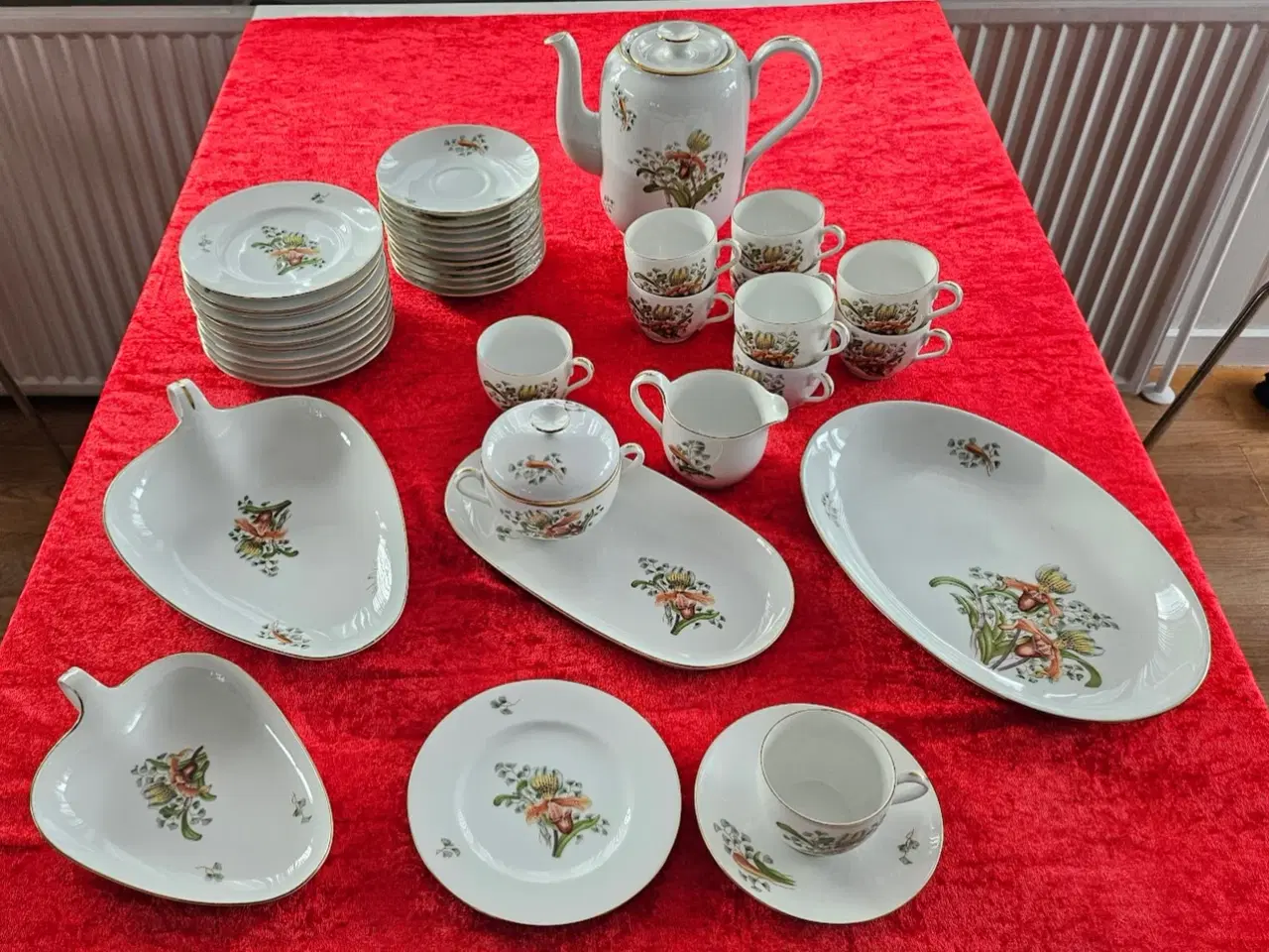 Billede 1 - Bing & Grøndahl Fruersko Stel dekoreret med orkide