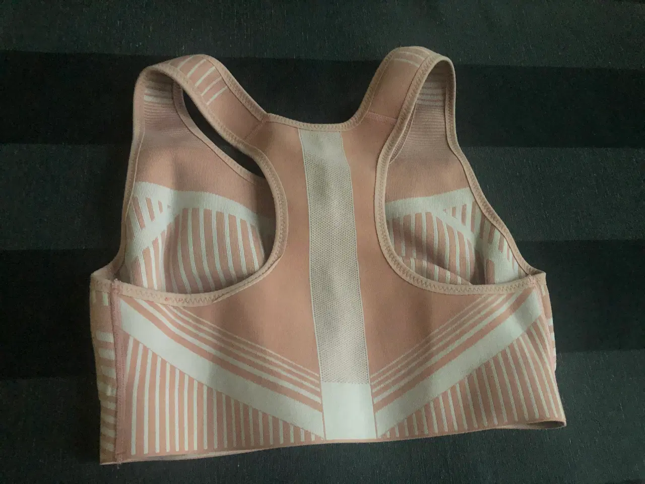Billede 5 - Str. M - BH - Mærke: Nike