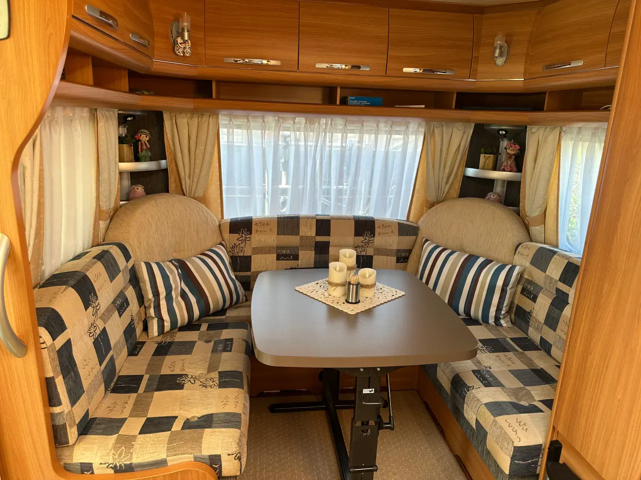 Billede 13 - Hobby De Luxe Campingvogn med tilbehør