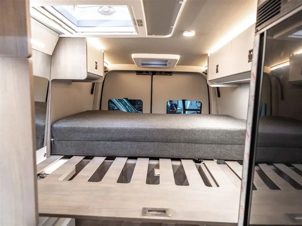 Billede 9 - 0 - FURGOK   Langsgående senge og cykel garage på 6 meter!