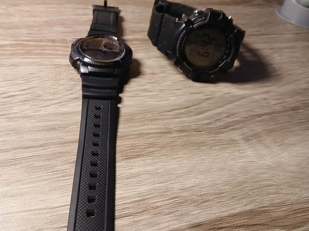 Billede 1 - To Casio armbåndsure