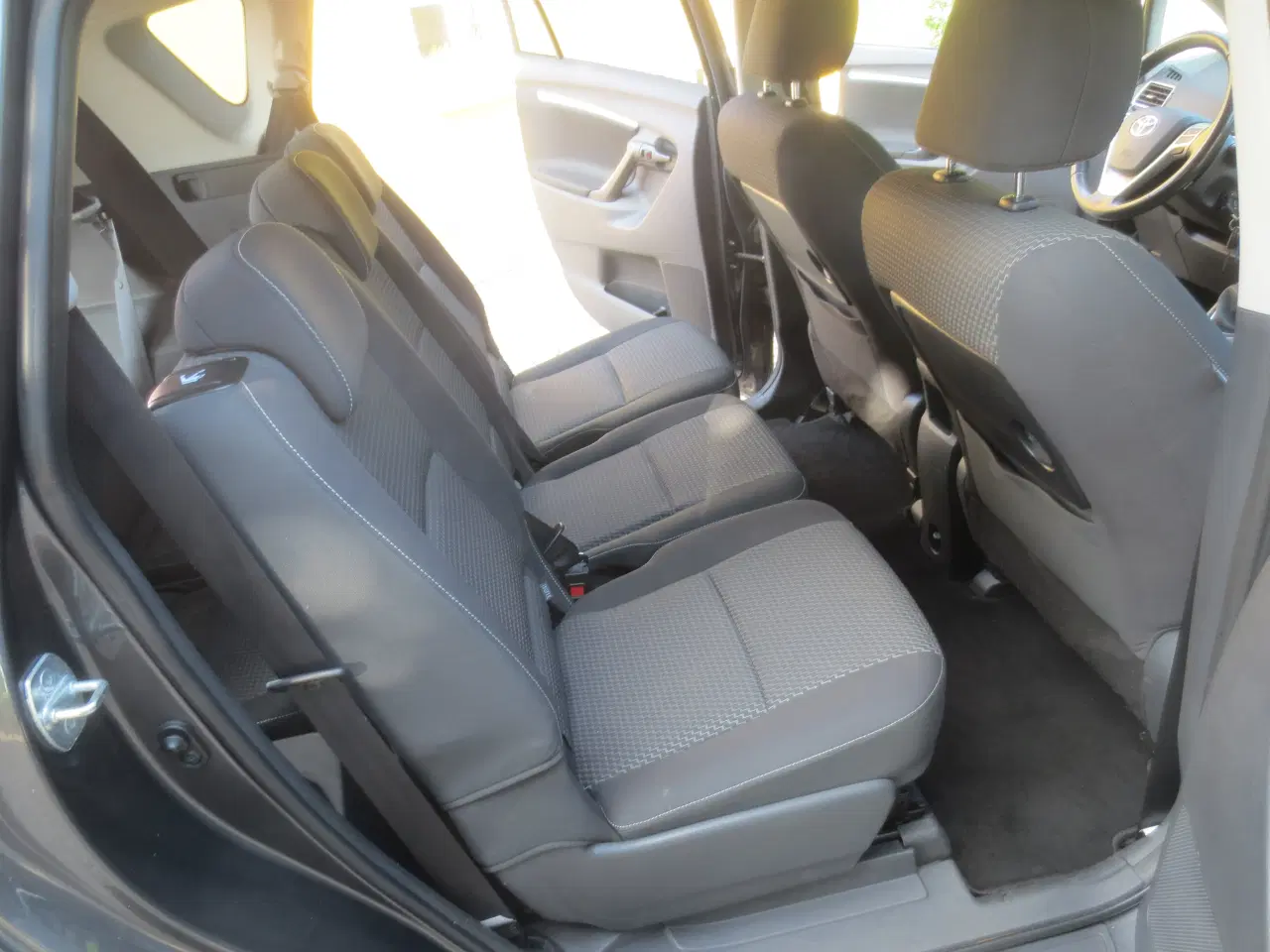 Billede 14 - Toyota Verso 1.6 D 7 Pers År 2014. 