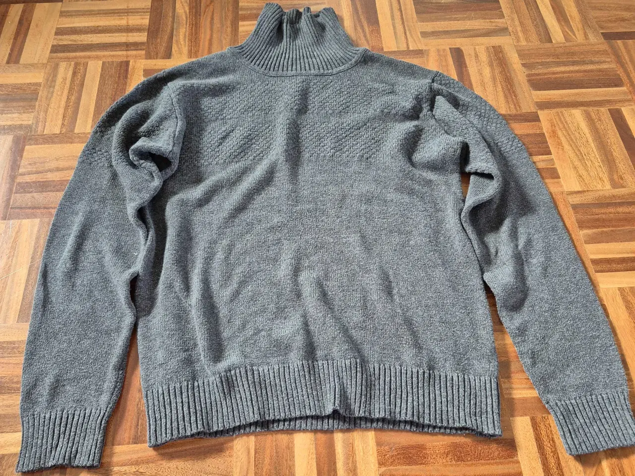 Billede 1 - Rullekrave bluse str l