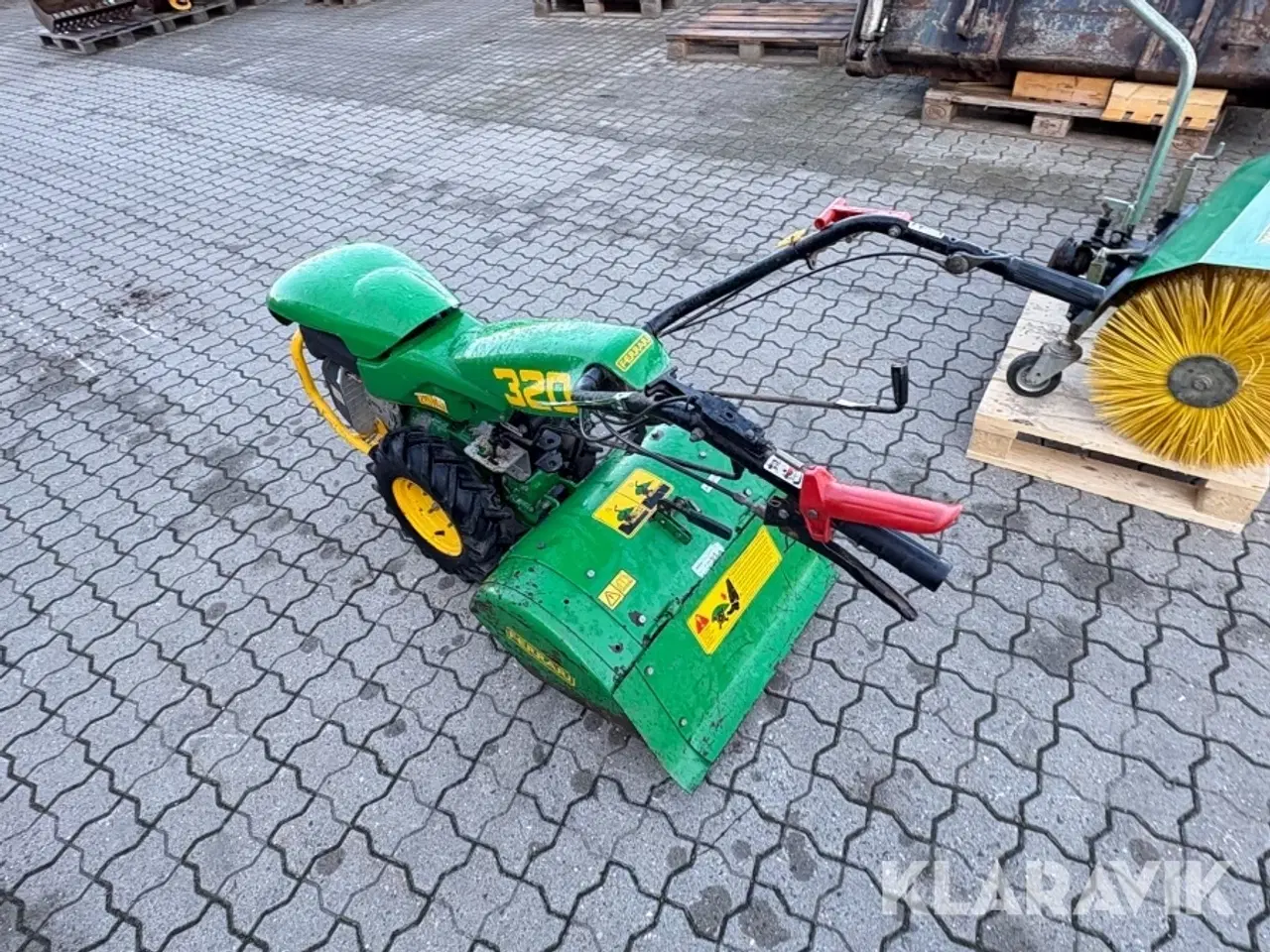 Billede 4 - Traktor 2-hjulet Ferrari 320 med fræser og kost
