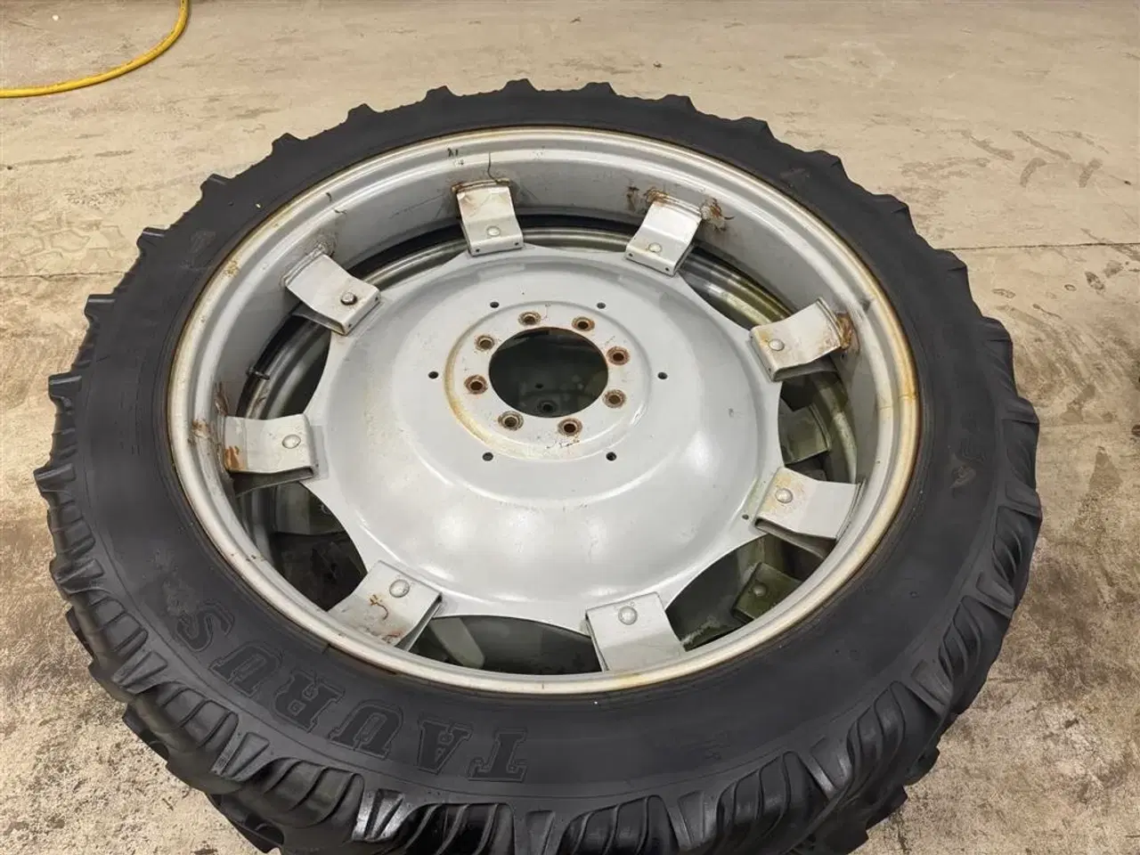 Billede 6 - - - - 270/95R48