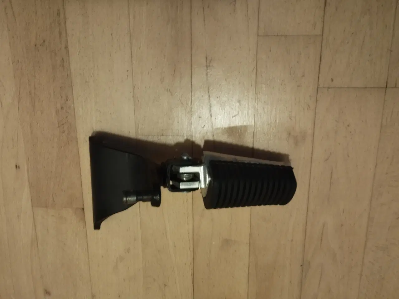 Billede 1 - Venstre fodhviler med beslag Yamaha XVS 650.