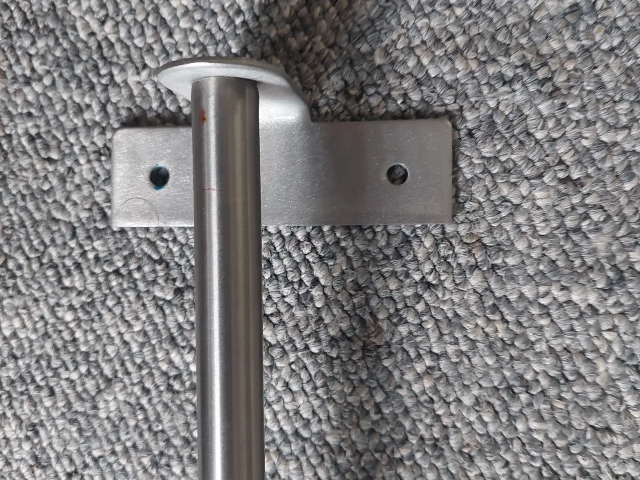 Billede 3 - Håndklædestænger metal sølvfarve ny 