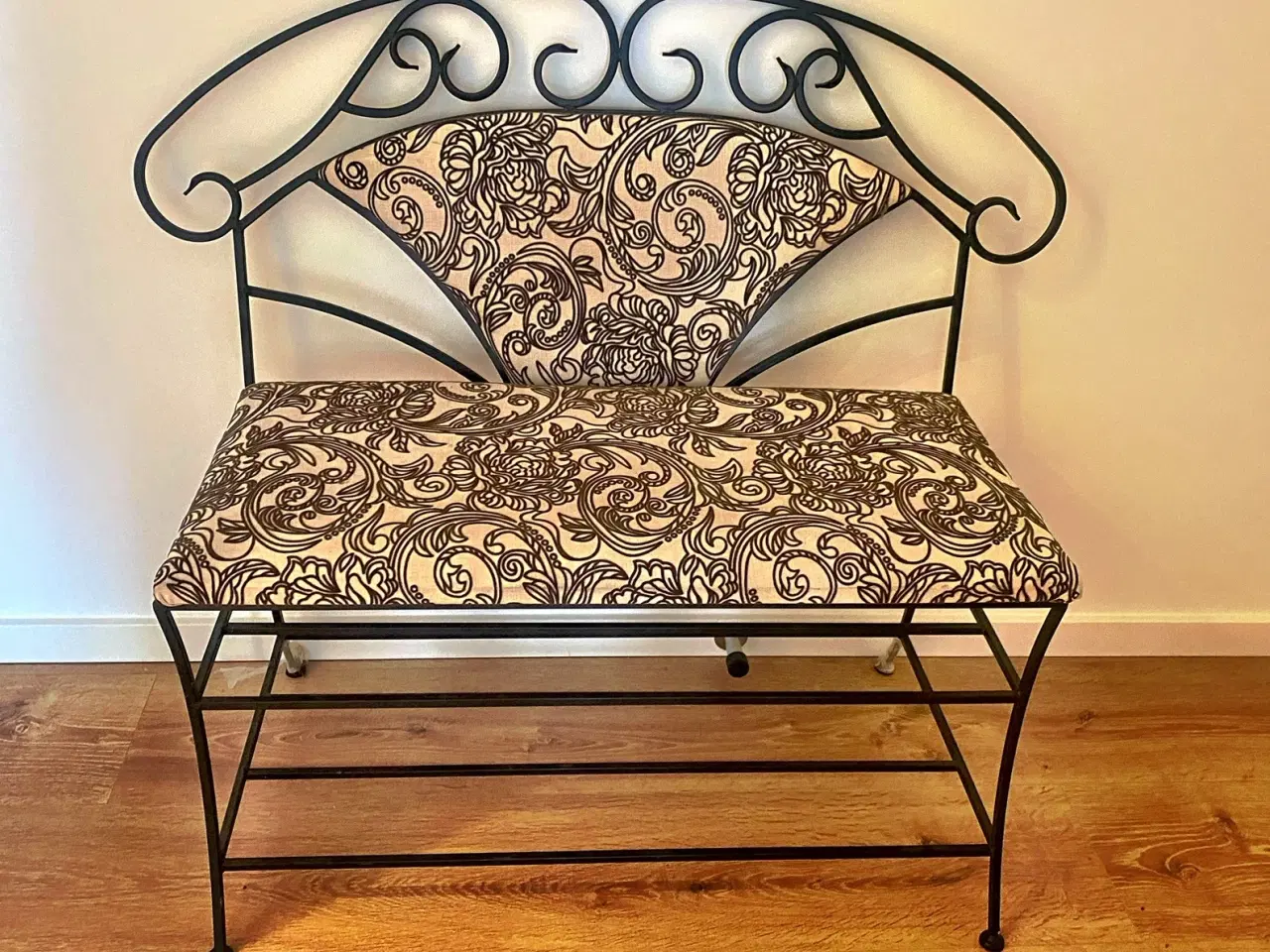 Billede 1 - * Flot bænk - i støbejern