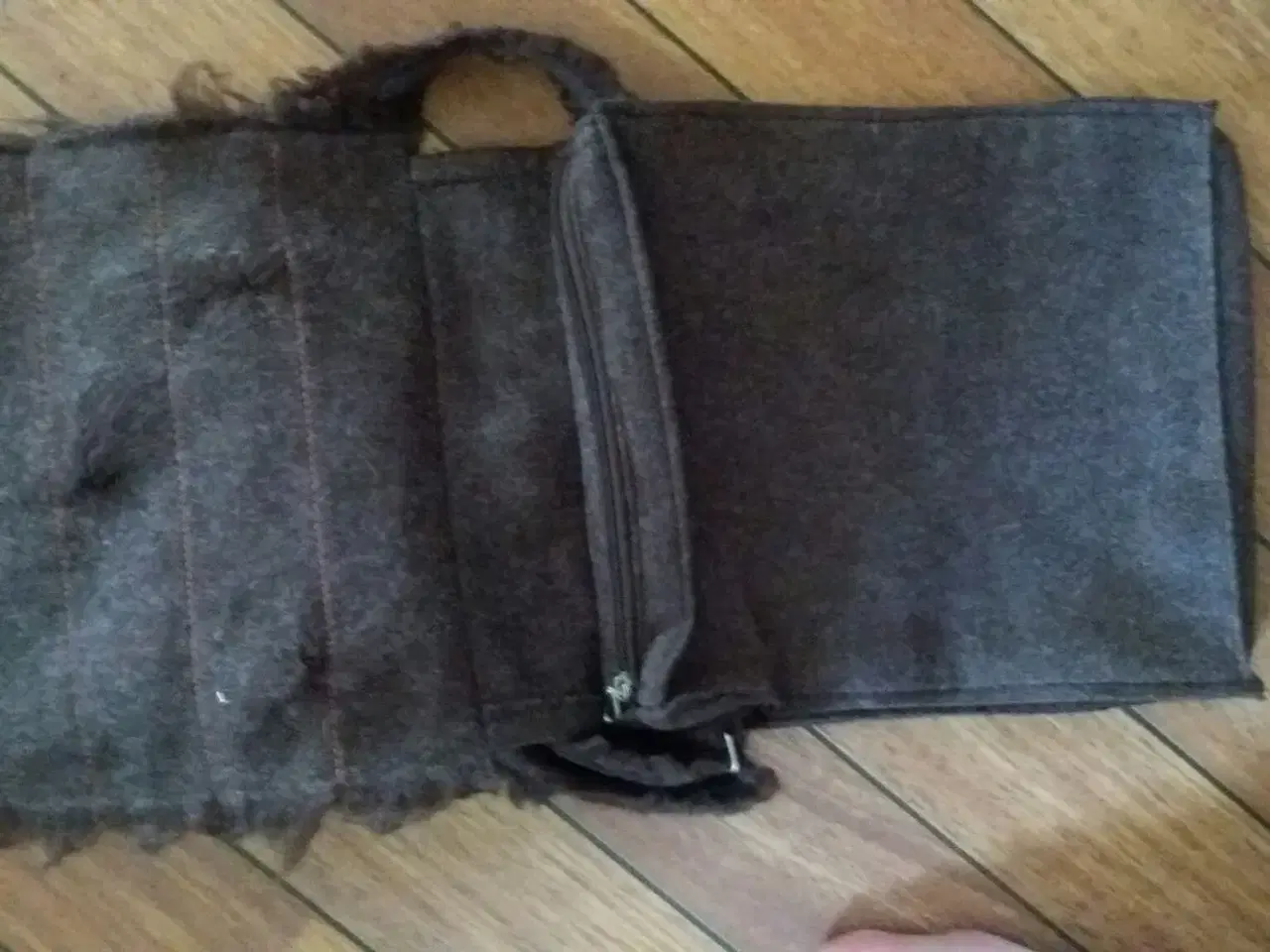 Billede 3 - Lækker taske i uld filt