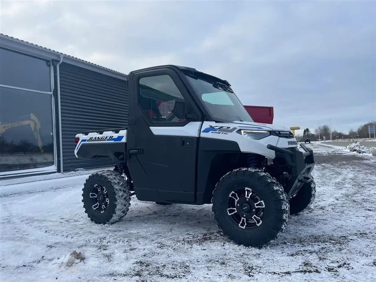 Billede 3 - Polaris Ranger Kinetic EV T3B 60 km/t traktor. Inkl Lukket kabine med varme