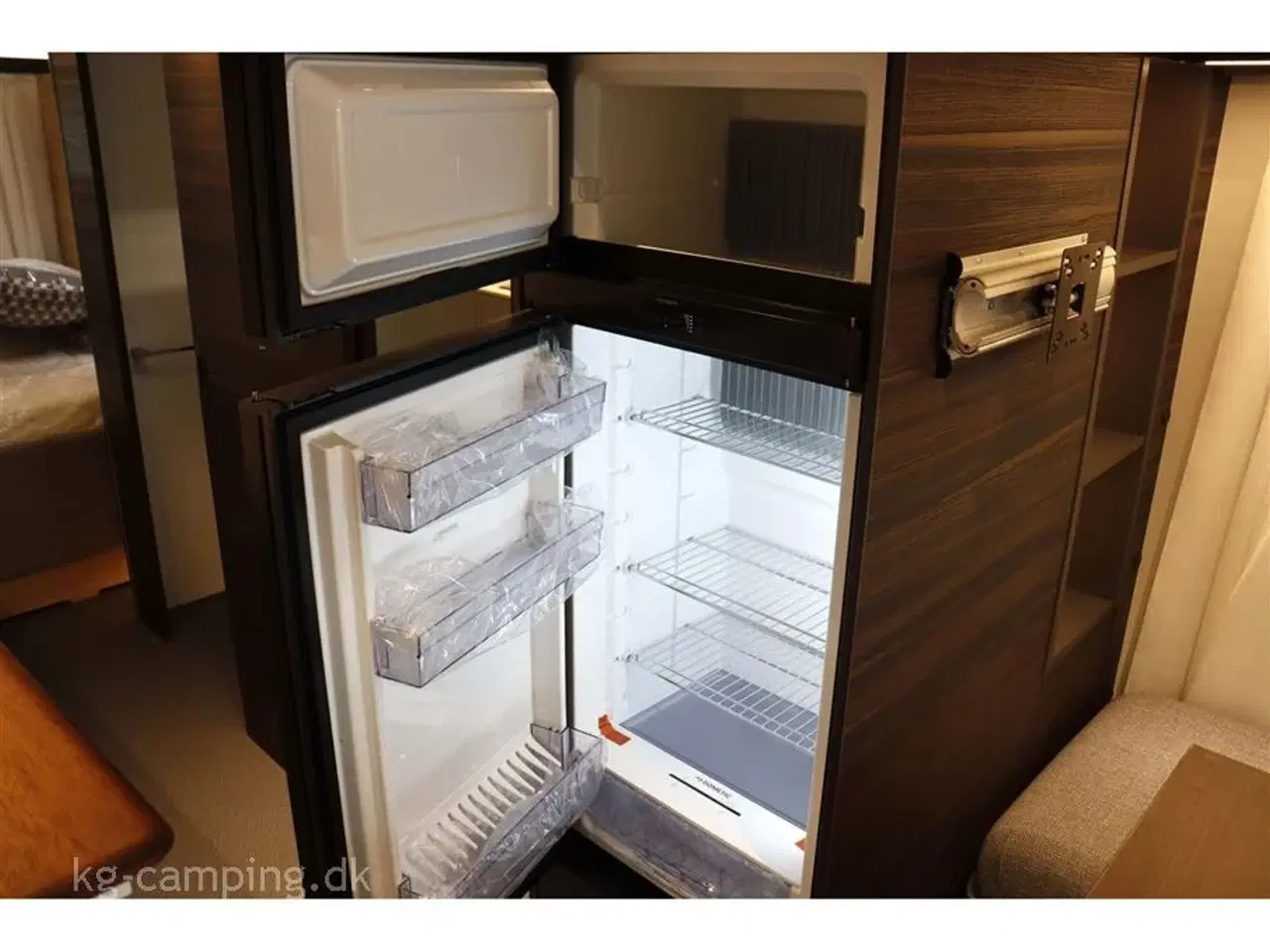 Billede 7 - 2022 - Adria Astella 644 DP   EFTERÅRSTILBUD nu nedsat med kr. 71.000,- | Oplev ferie på førsteklasse i  Astella,  luksuscamping på en helt ny måde.