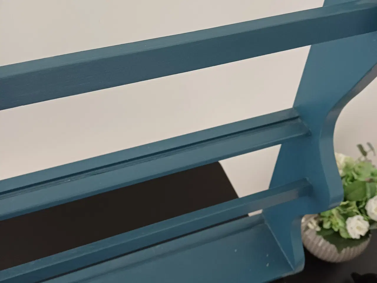 Billede 6 - Almueblå tallerkenrække/boghylde