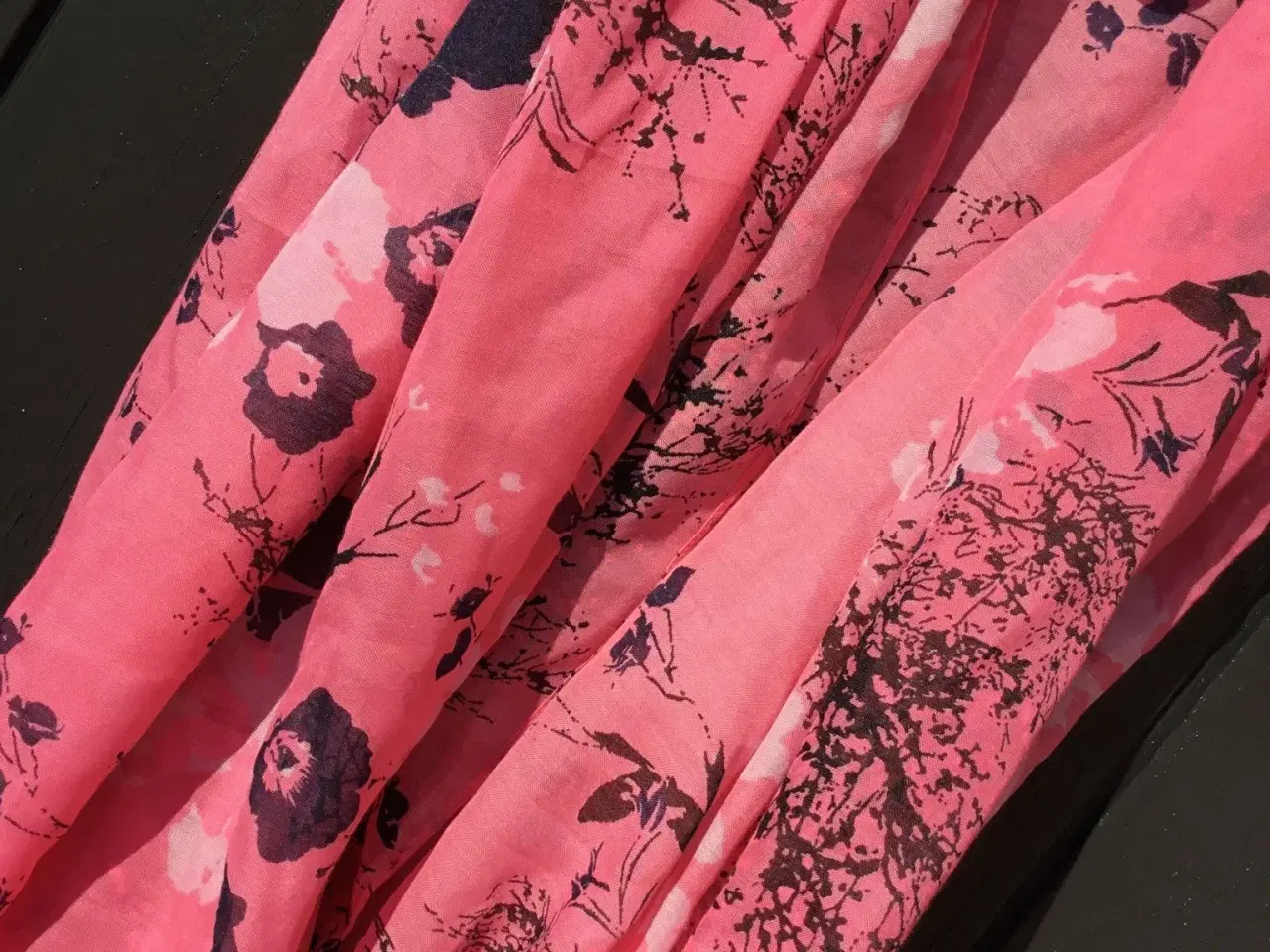 Billede 5 - Pieces tube tørklæde med blomster fra Pieces 