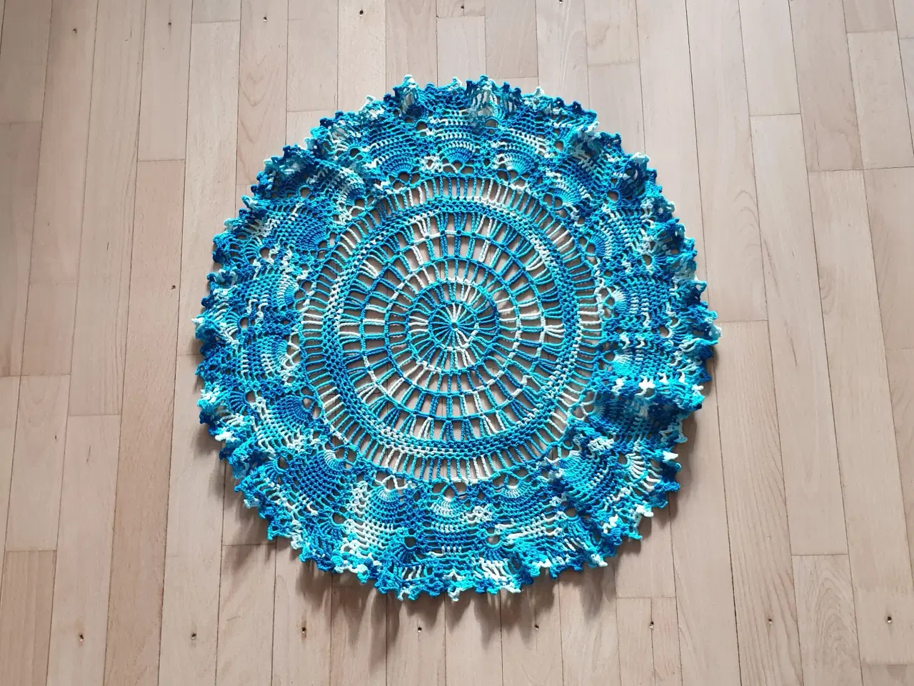 Billede 1 - Dug rund hæklet ø57,5cm