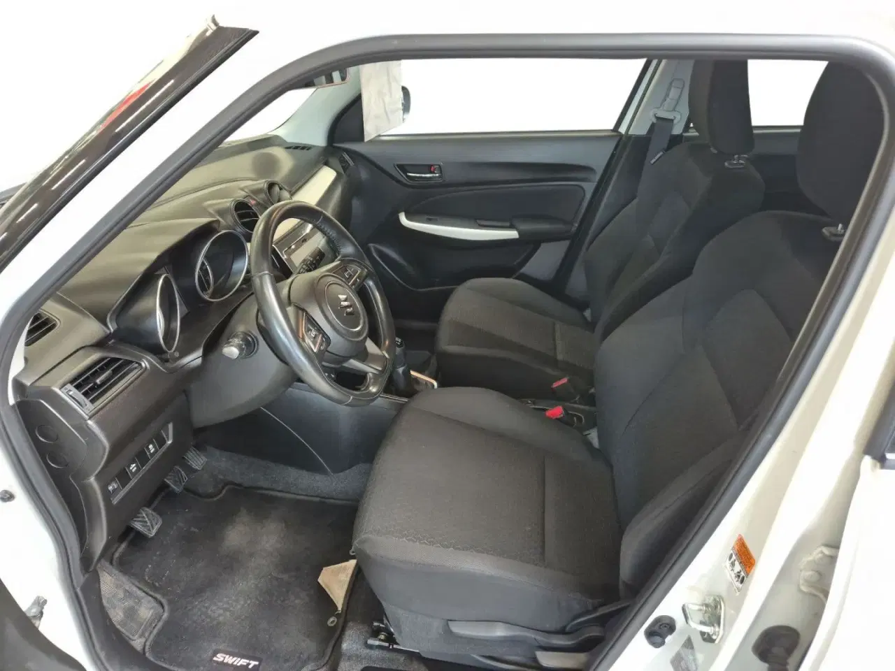 Billede 5 - Suzuki Swift 1,2 Dualjet Action AEB Gold 90HK 5d
