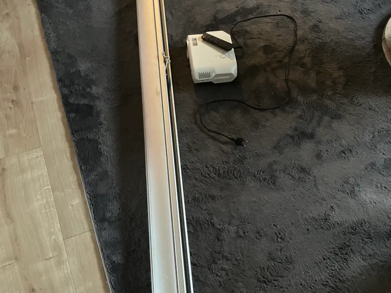 Billede 1 - United Projektor Hvid med fjernbetjening