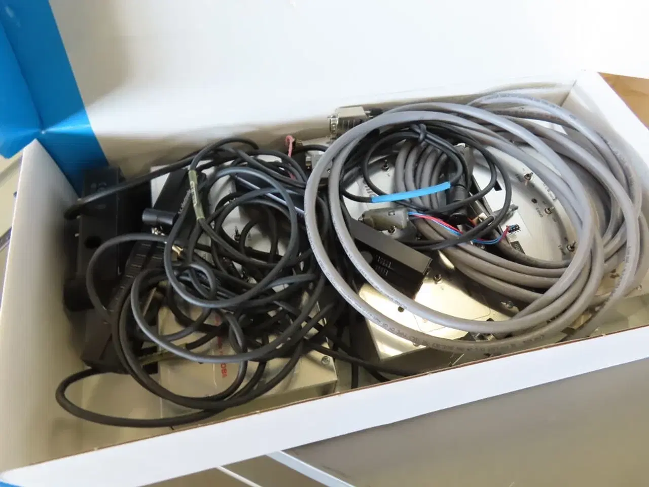 Billede 32 - Palle med rester fra TC ELECTRONIC