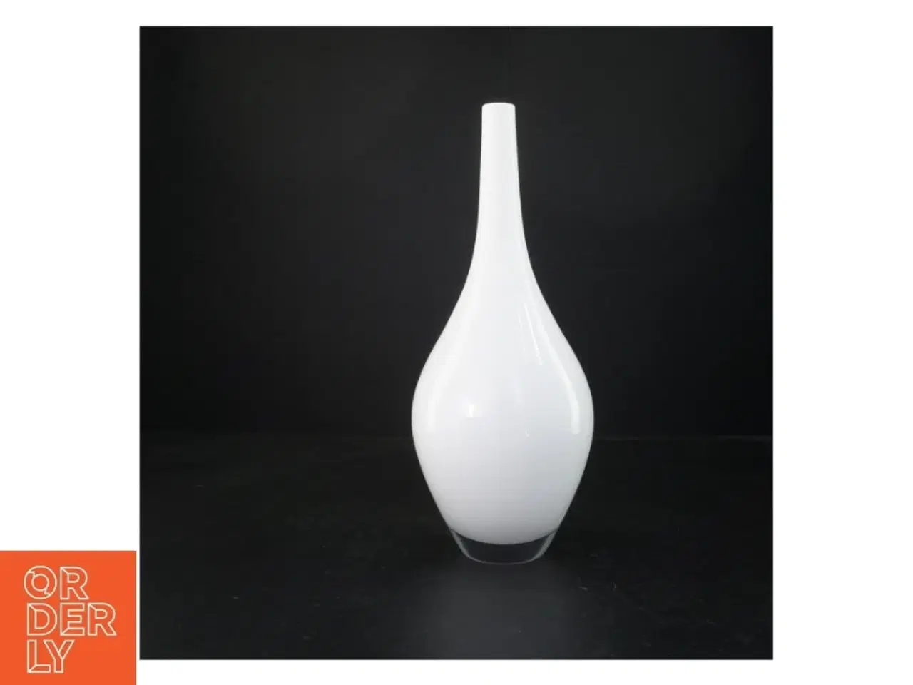 Billede 2 - Hvid vase (str. 32 x ø 12 cm)