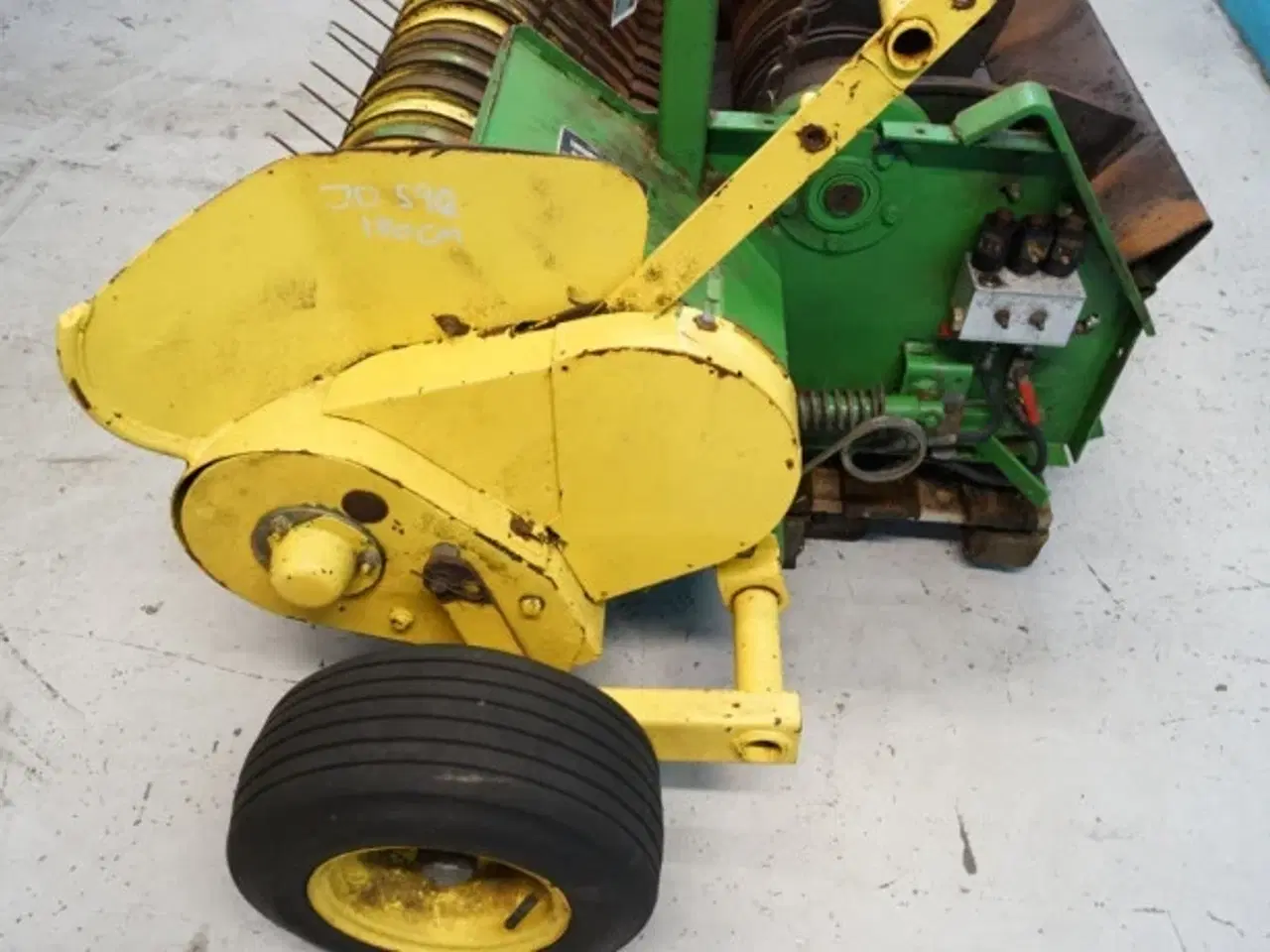 Billede 4 - John Deere 590 2m Pickup Precutter