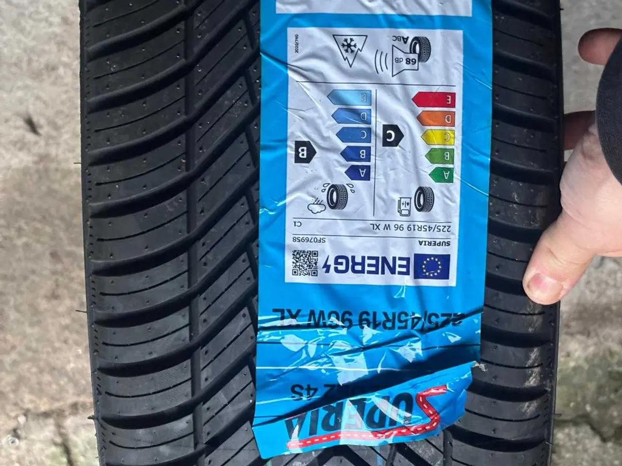 Billede 1 - Nyt vinterdæk 225/45R19